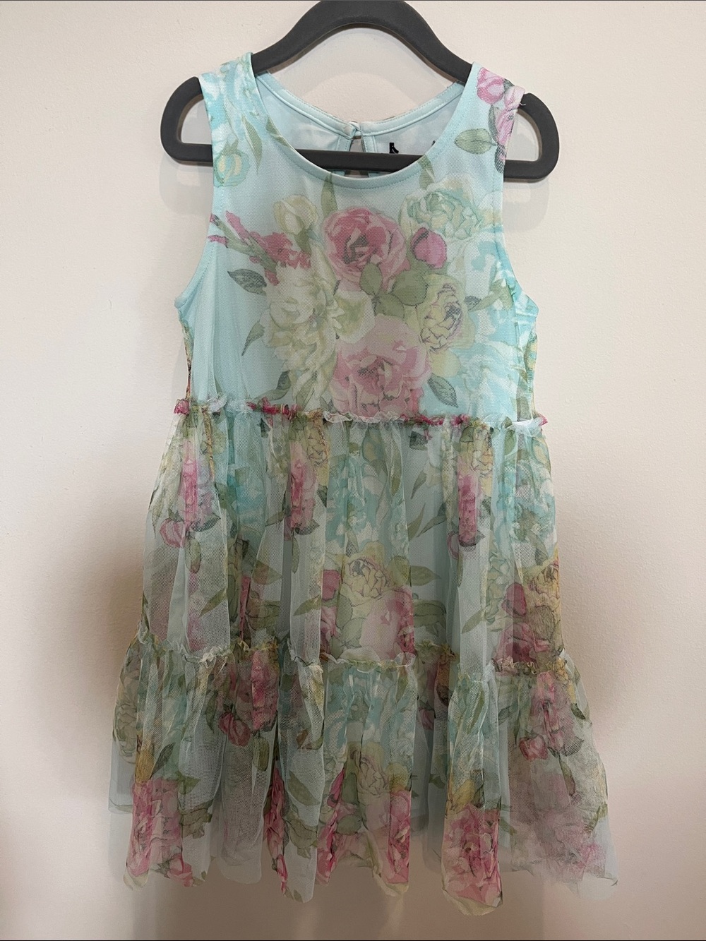 Girls size 4T floral dress, no tags.